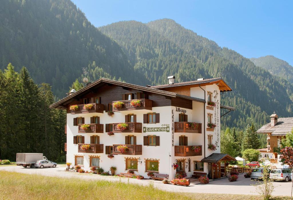Cesa Edelweiss Living & Spa Campitello di Fassa Exteriér fotografie