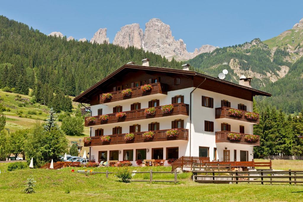 Cesa Edelweiss Living & Spa Campitello di Fassa Exteriér fotografie